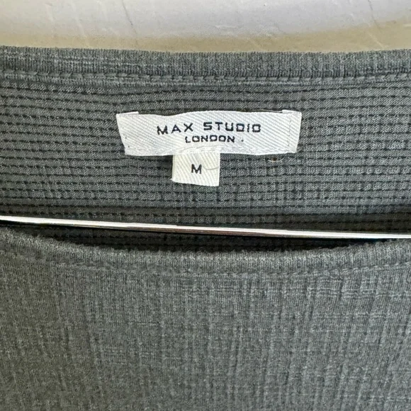 Max Studio Olive green Short Sleeve Textured Knit Top ruched sleeves like New! - Picture 2 of 3